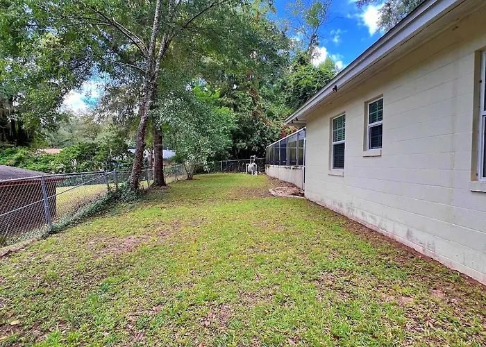Rosemary Terrace Retreat 3bd, Pool, Pet-friendly Tallahassee