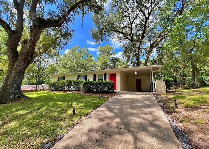 Holiday home Rosemary Terrace Retreat 3bd, Pool, Pet-friendly