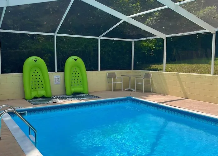 Holiday home Rosemary Terrace Retreat 3bd, Pool, Pet-friendly *