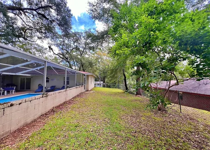 Rosemary Terrace Retreat 3bd, Pool, Pet-friendly Holiday home *