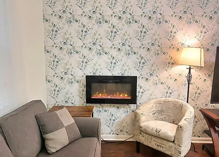 Rosemary Terrace Retreat 3bd, Pool, Pet-friendly