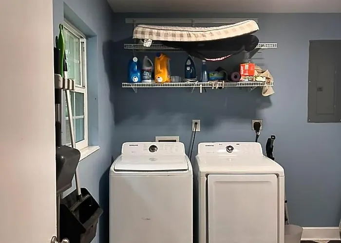 Holiday home Rosemary Terrace Retreat 3bd, Pool, Pet-friendly *